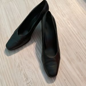 Classic Bandalino Leather Heels